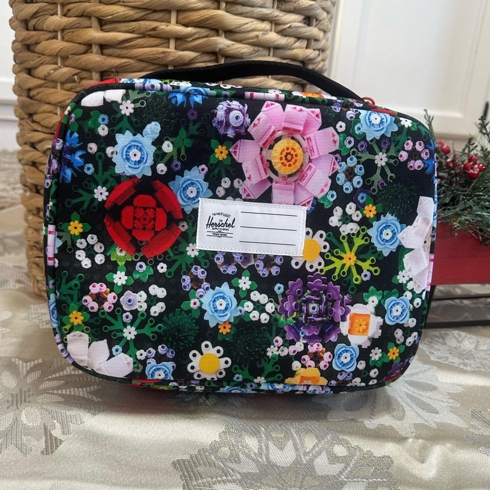New Herschel X Lego Limited Edition Lunch Box LEGO Pop Quiz Lunch Box - Picture 7 of 16
